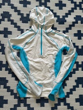 The North Face Atheltic Lightweight Hooded Pullover Jacket XS